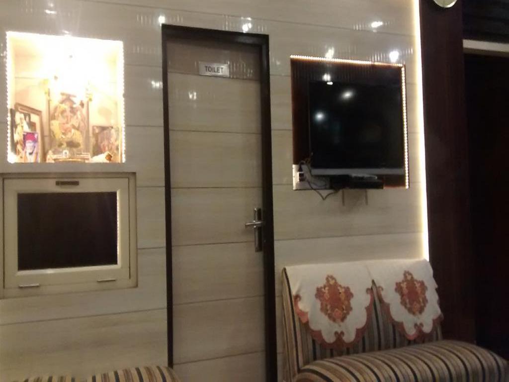 Hotel Woodland Deluxe New Delhi Exterior foto