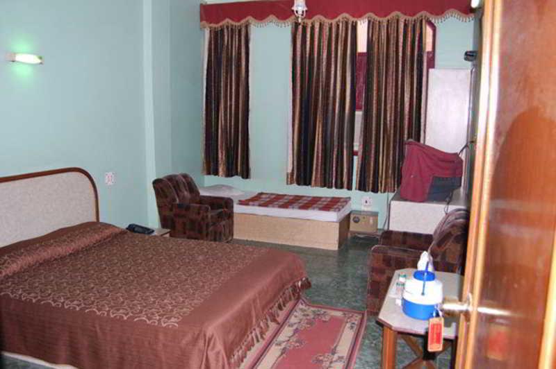 Hotel Woodland Deluxe New Delhi Exterior foto
