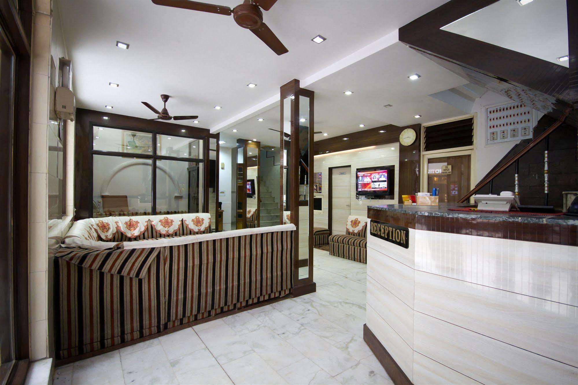Hotel Woodland Deluxe New Delhi Exterior foto